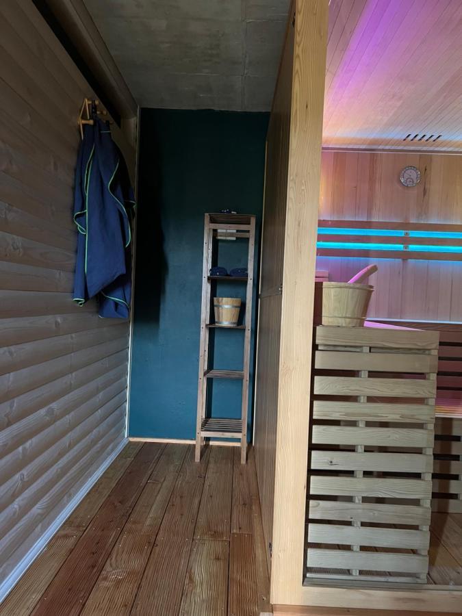 Houten Vakantiewoning "Reisnaarpolen" Royaal Ontbijt, Sauna En Hottub Czarna Góra 外观 照片