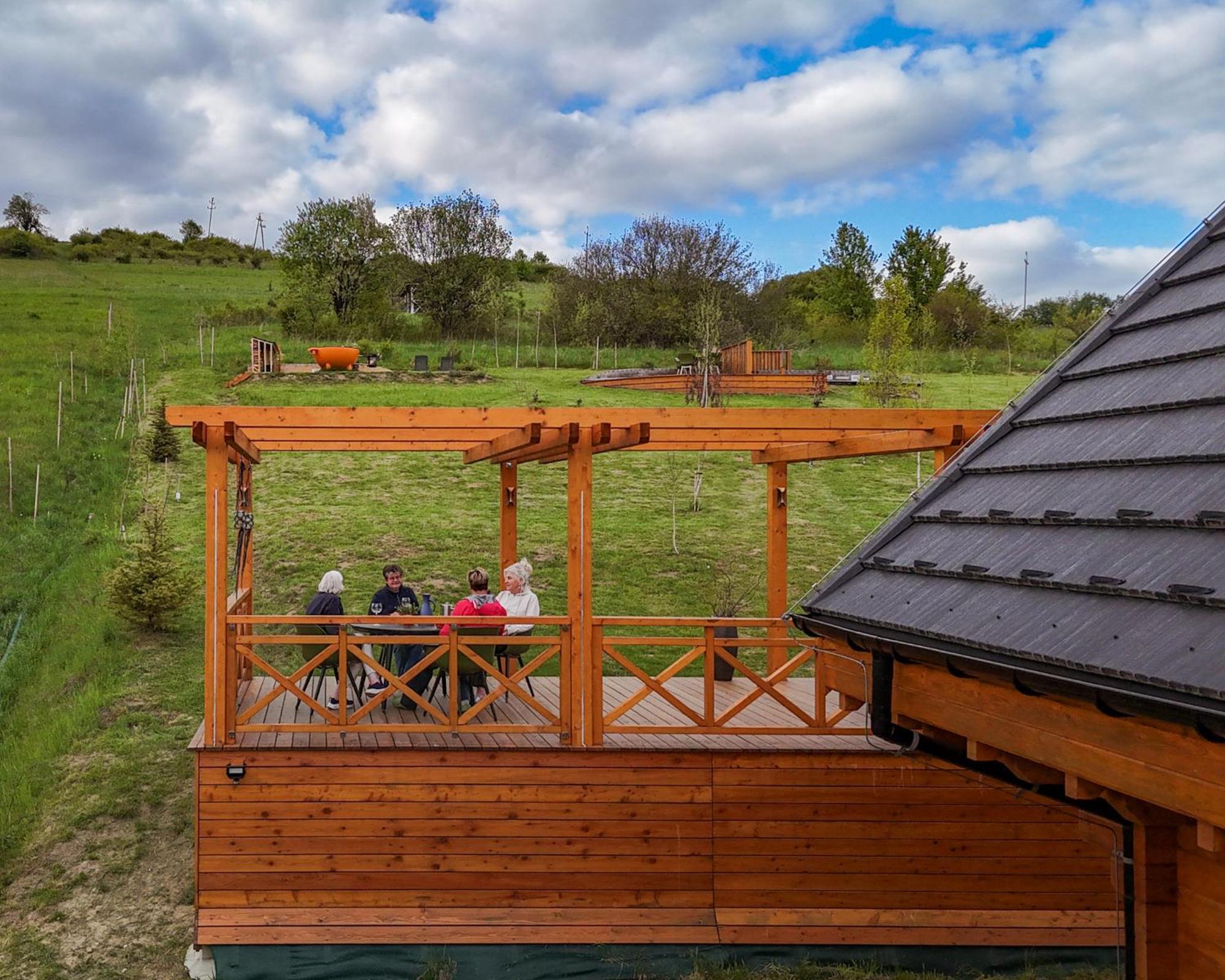 Houten Vakantiewoning "Reisnaarpolen" Royaal Ontbijt, Sauna En Hottub Czarna Góra 外观 照片